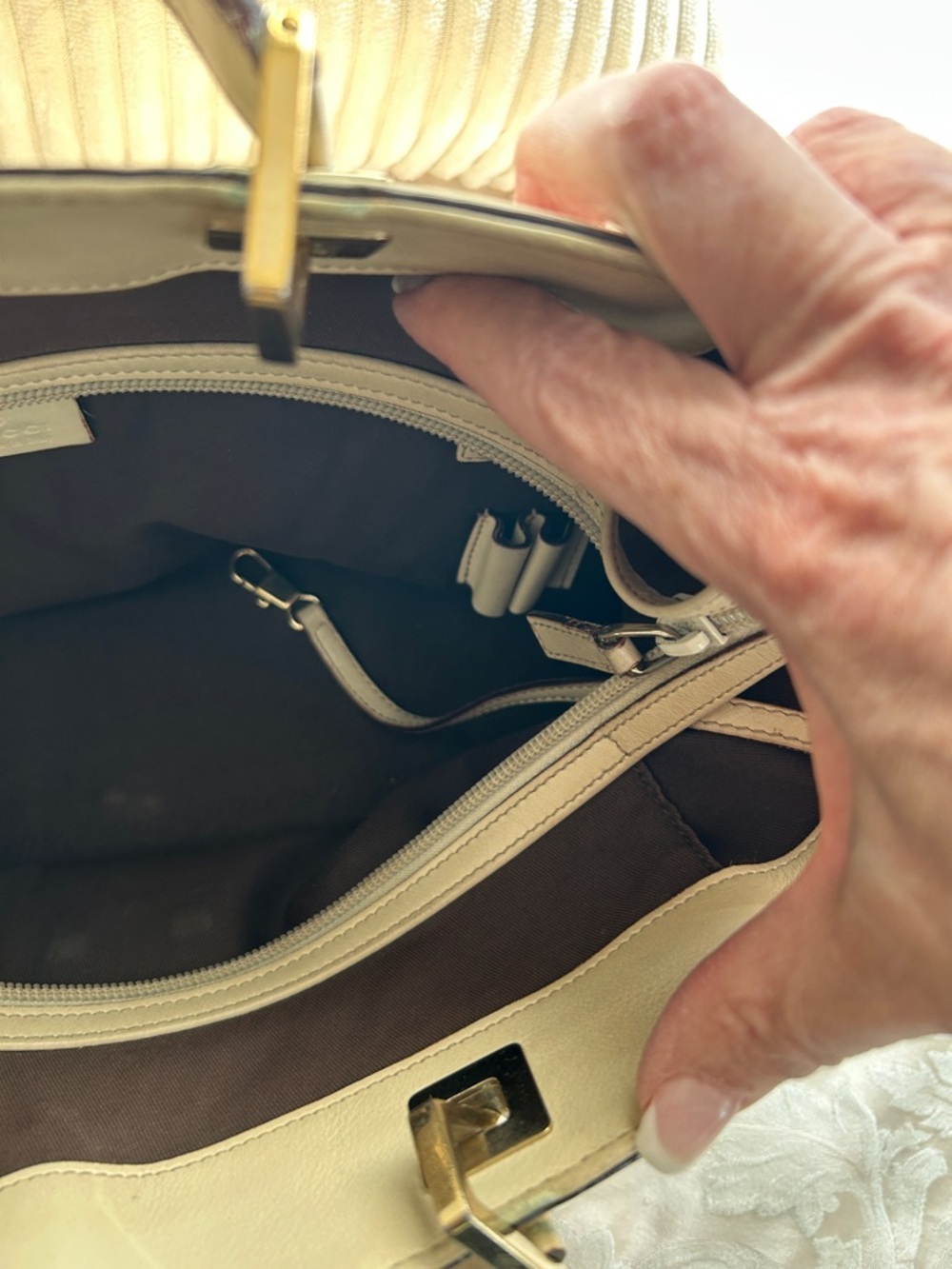 7006. Authentic Gucci Beige and Brown GG Monogram Tote with COA. - Picture 8 of 16